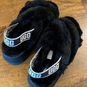 Ugg size 7 platform fuzzy slippers